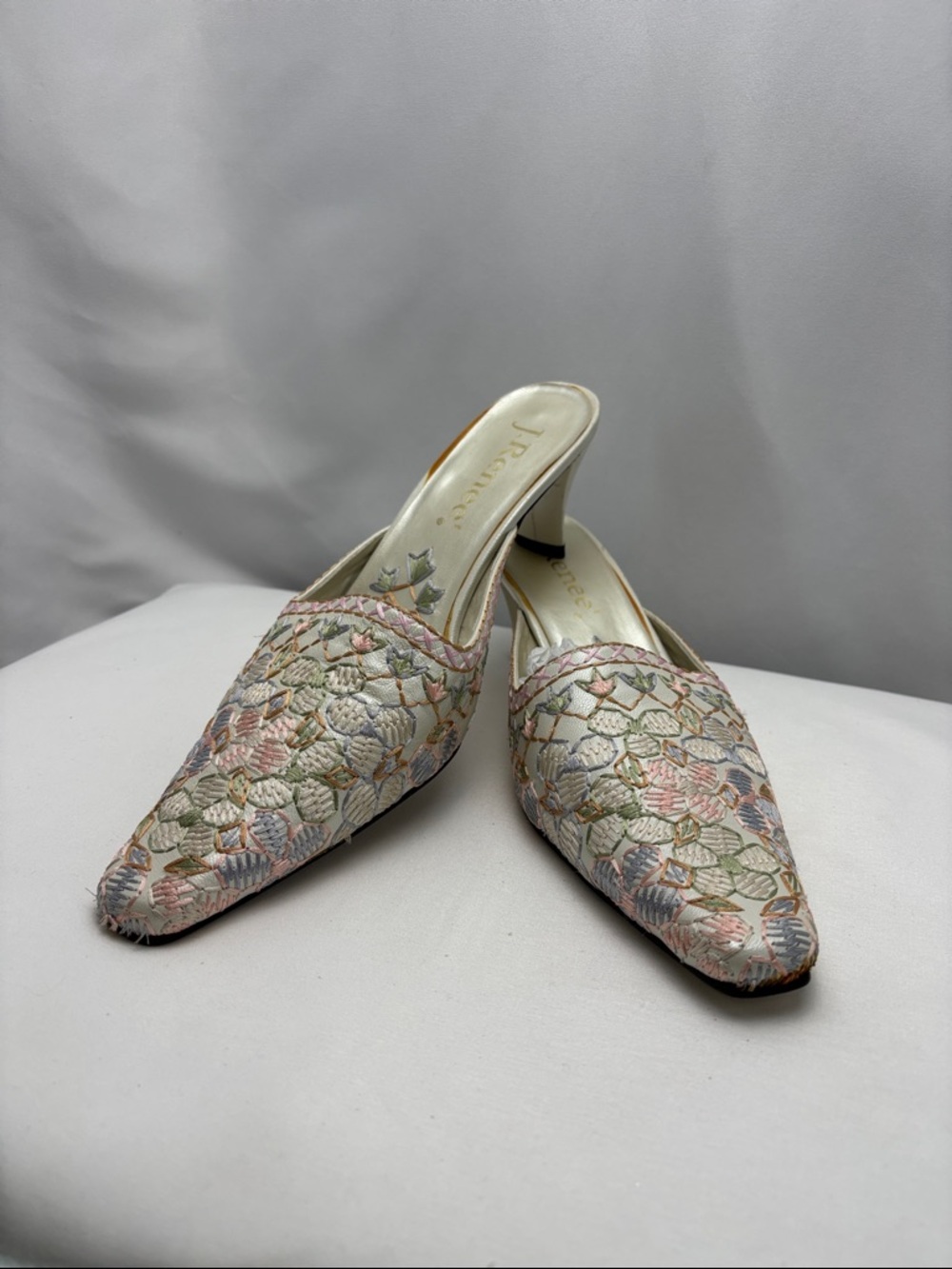 J.Renee Women’s Sz9.5 Pastel Floral Embroidered Pointed-Toe Kitten Heels #0293